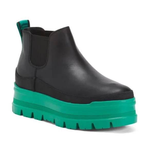 New UGG Waterproof Leather Booties with wool lining 894mn - Picture 3 of 11